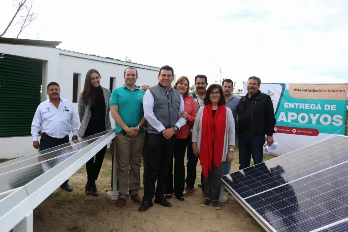 entrega de paneles fotovoltaicos en pozo de elias calles 1